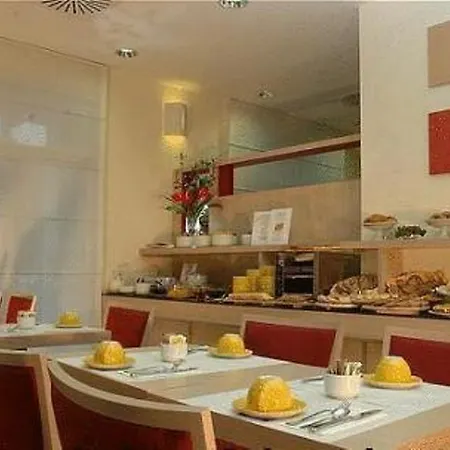 فندق Idea Mirafiori 3*